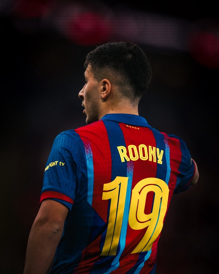 蜂鸟电竞-曾是梅西号码！官方：20岁巴德吉正式升入巴萨一线队，改穿19号