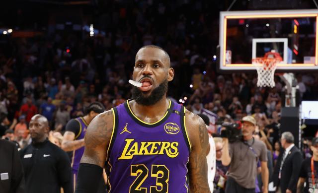 蜂鸟电竞平台-詹皇低迷只因生病！雷迪克揽责，浓眉发声：避免连败