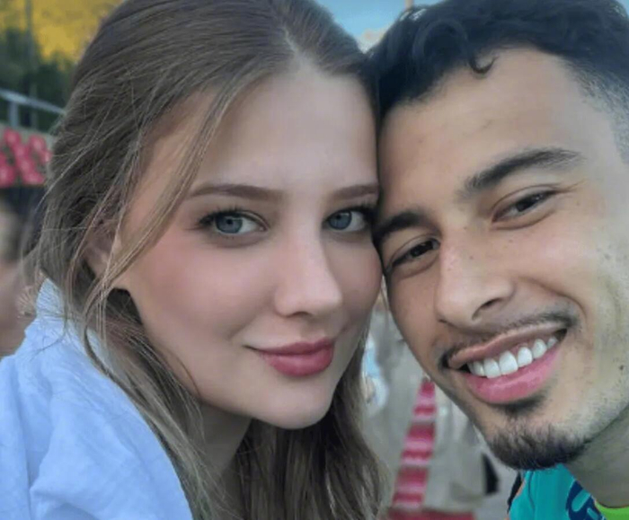 蜂鸟电竞-阿森纳球星马丁内利未婚妻Isabella Rousso低调支持男友|曼城|加布里埃尔-马丁内利|加布里埃尔-保利斯塔|太阳报|球迷_新浪体育_新浪新闻